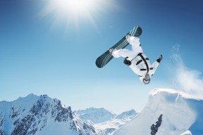九游官网-库里赛事新规引争议，MAD战队怒斥不公全网炸锅